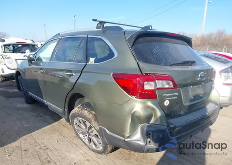 2018 Subaru Outback 2.5I Touring из США, поврежденный, VIN 4S4BSATC0J3209989